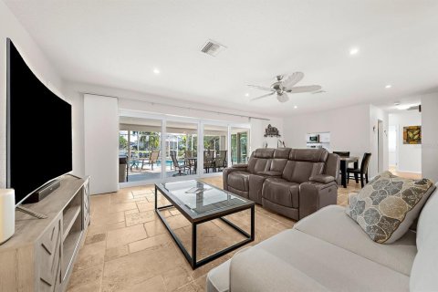 Villa ou maison à vendre à Punta Gorda, Floride: 3 chambres, 162.39 m2 № 2434791 - photo 7