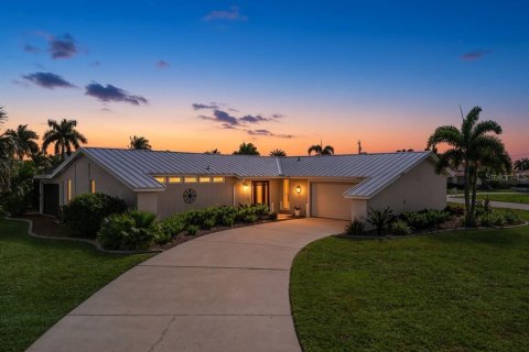 Villa ou maison à Punta Gorda, Floride 3 chambres, 162.39 m2 № 2434791