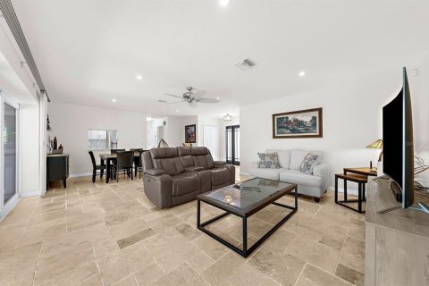 Villa ou maison à vendre à Punta Gorda, Floride: 3 chambres, 162.39 m2 № 2434791 - photo 8