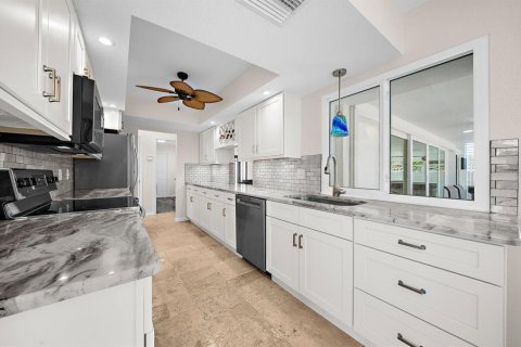 Villa ou maison à vendre à Punta Gorda, Floride: 3 chambres, 162.39 m2 № 2434791 - photo 11