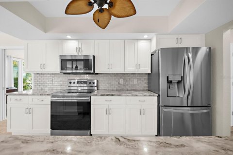 Villa ou maison à vendre à Punta Gorda, Floride: 3 chambres, 162.39 m2 № 2434791 - photo 10