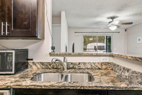Condo in Lake Mary, Florida, 2 bedrooms  № 1735432 - photo 17