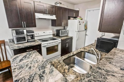 Condo in Lake Mary, Florida, 2 bedrooms  № 1735432 - photo 16