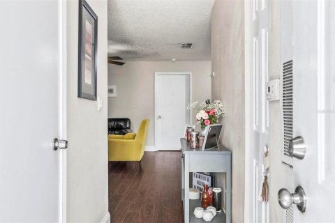 Condo in Lake Mary, Florida, 2 bedrooms  № 1735432 - photo 10