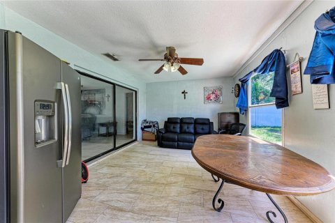House in Brandon, Florida 3 bedrooms, 150.78 sq.m. № 2379773 - photo 26