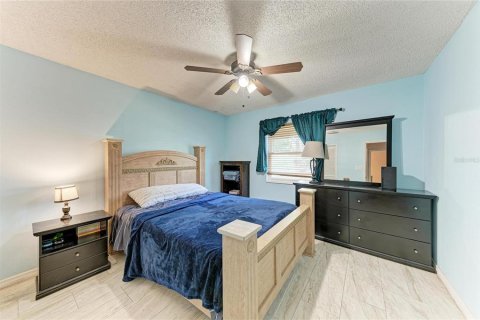 House in Brandon, Florida 3 bedrooms, 150.78 sq.m. № 2379773 - photo 21