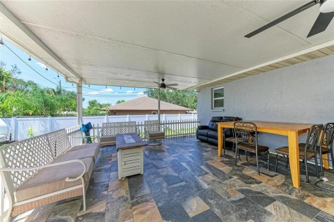 House in Brandon, Florida 3 bedrooms, 150.78 sq.m. № 2379773 - photo 30