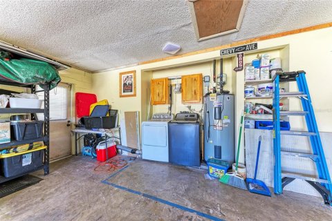 House in Brandon, Florida 3 bedrooms, 150.78 sq.m. № 2379773 - photo 29