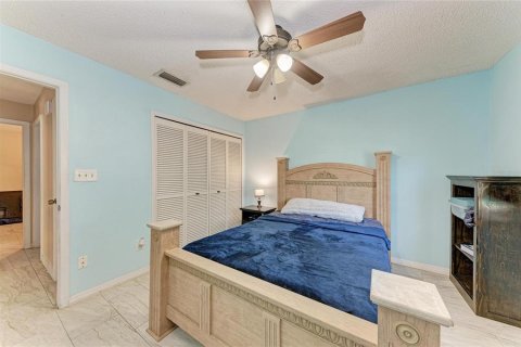 House in Brandon, Florida 3 bedrooms, 150.78 sq.m. № 2379773 - photo 22