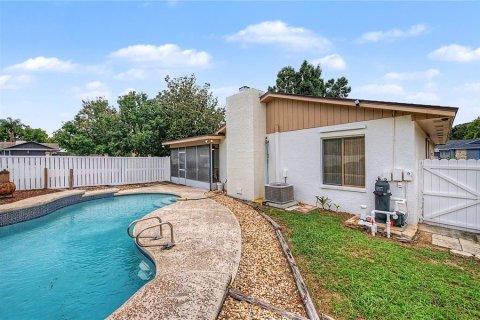 House in Valrico, Florida 3 bedrooms, 124.21 sq.m. № 2267001 - photo 26