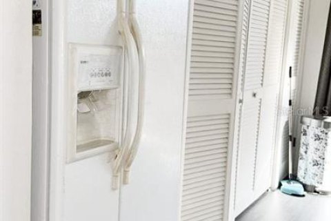 Купить кондоминиум в Гудзон, Флорида 8 комнат, 106.28м2, № 2232476 - фото 28
