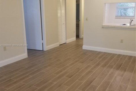 Copropriété à vendre à Davie, Floride: 1 chambre, 80.82 m2 № 2052621 - photo 2
