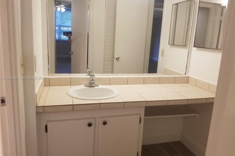 Copropriété à vendre à Davie, Floride: 1 chambre, 80.82 m2 № 2052621 - photo 5