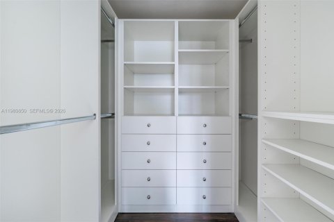 Снять в аренду виллу или дом в Уэстон, Флорида 3 спальни, 144.18м2, № 2043505 - фото 8