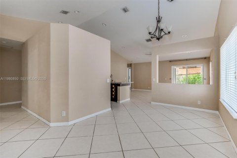 Снять в аренду виллу или дом в Уэстон, Флорида 3 спальни, 144.18м2, № 2043505 - фото 23