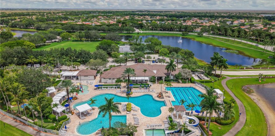 Дом в Уэстон, Флорида 3 спальни, 144.18м2 № 2043505