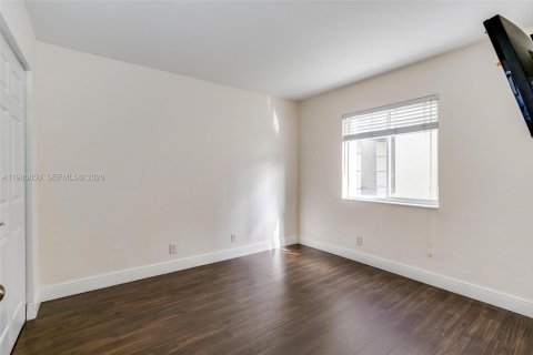 Снять в аренду виллу или дом в Уэстон, Флорида 3 спальни, 144.18м2, № 2043505 - фото 12