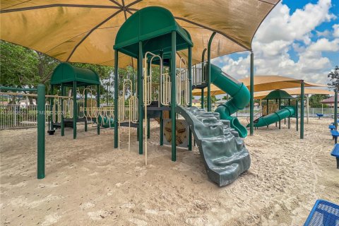 Снять в аренду виллу или дом в Уэстон, Флорида 3 спальни, 144.18м2, № 2043505 - фото 29