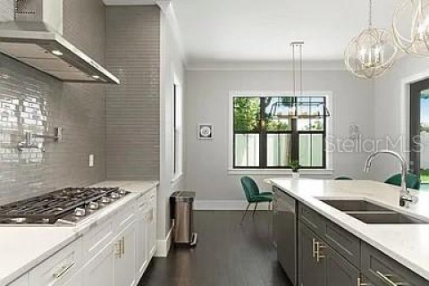 Villa ou maison à louer à Winter Park, Floride: 4 chambres, 306.11 m2 № 2209899 - photo 13
