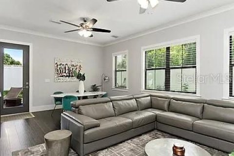 Villa ou maison à louer à Winter Park, Floride: 4 chambres, 306.11 m2 № 2209899 - photo 17