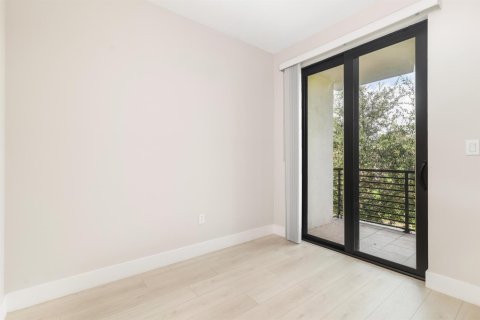 Townhouse in West Palm Beach, Florida 3 bedrooms, 210.14 sq.m. № 2382862 - photo 15