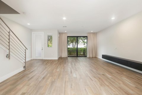 Townhouse in West Palm Beach, Florida 3 bedrooms, 210.14 sq.m. № 2382862 - photo 7