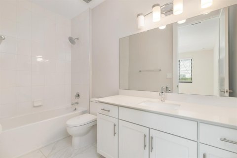 Townhouse in West Palm Beach, Florida 3 bedrooms, 210.14 sq.m. № 2382862 - photo 20