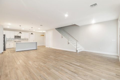 Townhouse in West Palm Beach, Florida 3 bedrooms, 210.14 sq.m. № 2382862 - photo 4