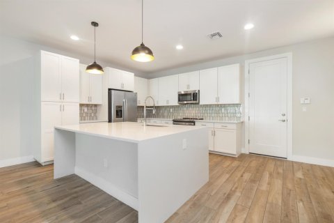 Townhouse in West Palm Beach, Florida 3 bedrooms, 210.14 sq.m. № 2382862 - photo 9