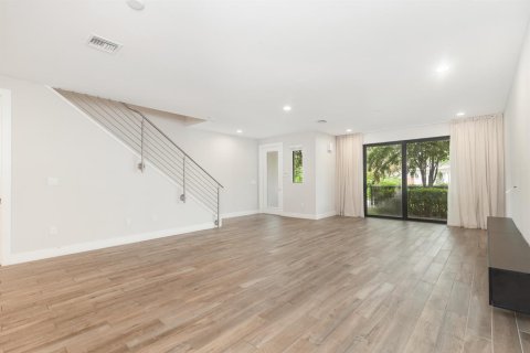 Townhouse in West Palm Beach, Florida 3 bedrooms, 210.14 sq.m. № 2382862 - photo 6