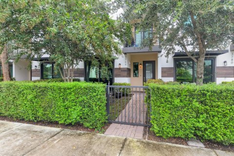 Townhouse in West Palm Beach, Florida 3 bedrooms, 210.14 sq.m. № 2382862