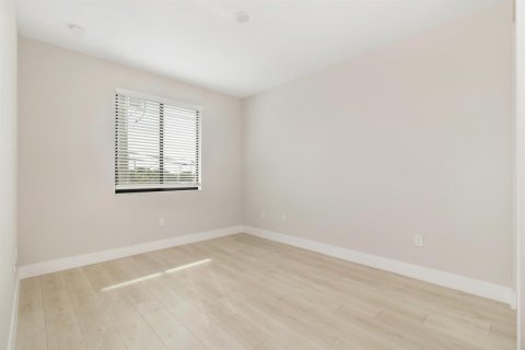 Townhouse in West Palm Beach, Florida 3 bedrooms, 210.14 sq.m. № 2382862 - photo 19