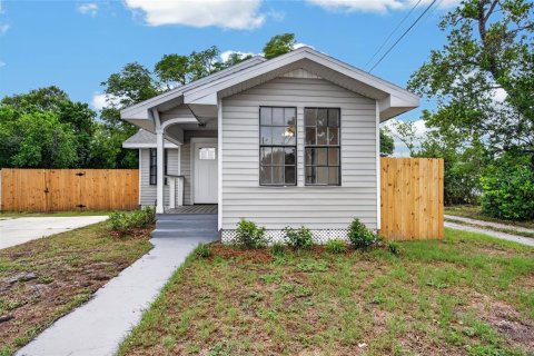 Casa en Saint Petersburg, Florida 4 dormitorios, 111.85 m2 № 2316797