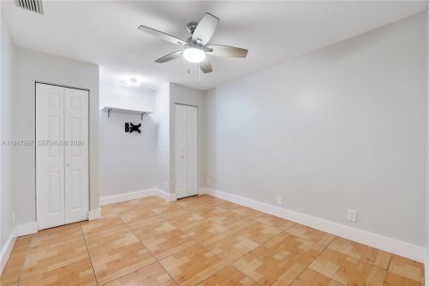 Condo in Margate, Florida, 2 bedrooms  № 2003513 - photo 24