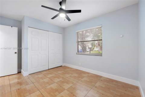Condo in Margate, Florida, 2 bedrooms  № 2003513 - photo 21