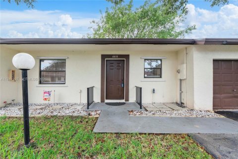 Condo in Margate, Florida, 2 bedrooms  № 2003513 - photo 28