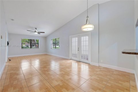 Condo in Margate, Florida, 2 bedrooms  № 2003513 - photo 5