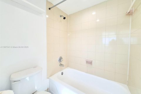 Condominio en alquiler en Miami Beach, Florida, 1 dormitorio, 65.03 m2 № 1748925 - foto 13
