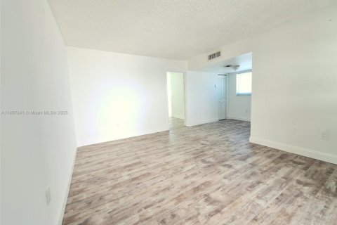 Condominio en alquiler en Miami Beach, Florida, 1 dormitorio, 65.03 m2 № 1748925 - foto 7