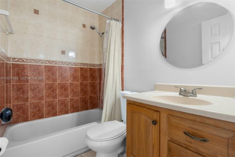 Adosado en venta en Cutler Bay, Florida, 3 dormitorios, 141.03 m2 № 1985858 - foto 15