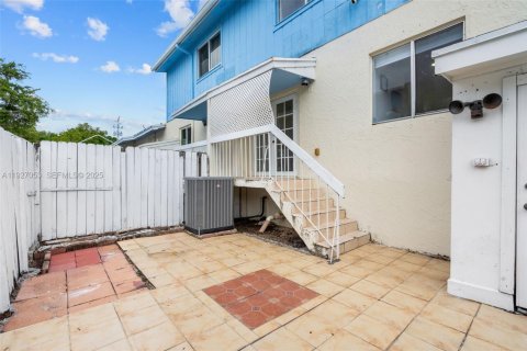 Adosado en venta en Cutler Bay, Florida, 3 dormitorios, 141.03 m2 № 1985858 - foto 20