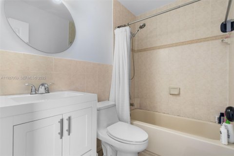 Adosado en venta en Cutler Bay, Florida, 3 dormitorios, 141.03 m2 № 1985858 - foto 12