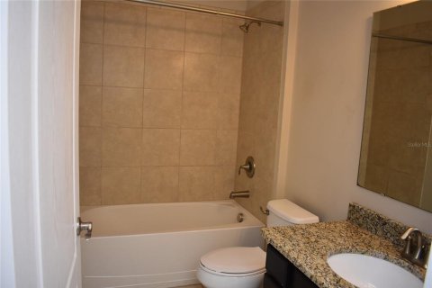 Casa en alquiler en Orlando, Florida, 4 dormitorios, 173.63 m2 № 1912910 - foto 15