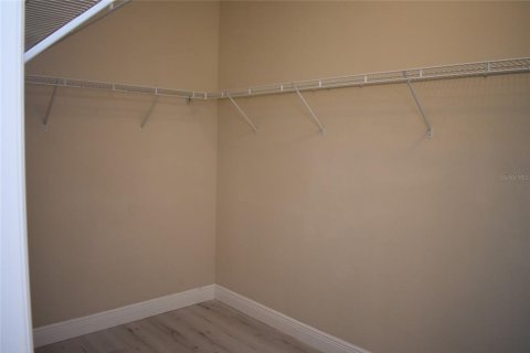 Casa en alquiler en Orlando, Florida, 4 dormitorios, 173.63 m2 № 1912910 - foto 9