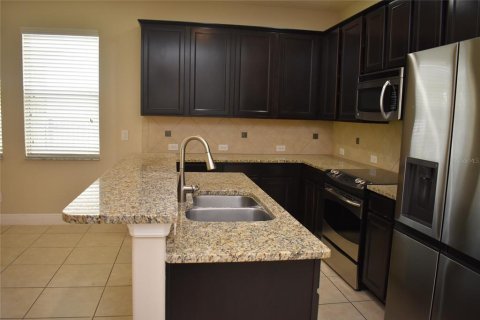 Casa en alquiler en Orlando, Florida, 4 dormitorios, 173.63 m2 № 1912910 - foto 2