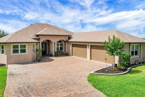 House in Lady Lake, Florida 4 bedrooms, 318.84 sq.m. № 1778754 - photo 5