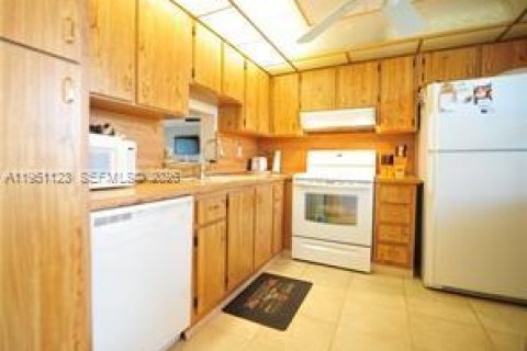 Condo in Dania Beach, Florida, 2 bedrooms  № 2006878 - photo 3
