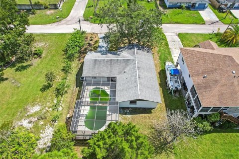 House in Hudson, Florida 3 bedrooms, 127.09 sq.m. № 1906007 - photo 11