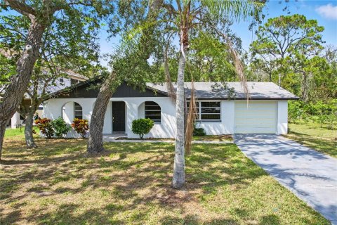 House in Hudson, Florida 3 bedrooms, 127.09 sq.m. № 1906007 - photo 2