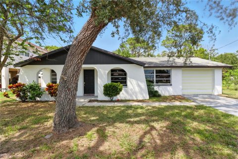 House in Hudson, Florida 3 bedrooms, 127.09 sq.m. № 1906007 - photo 6
